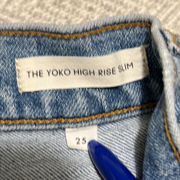 Denim Forum The Yoko high-rise slim.  Size 25 - Picture 10 of 12